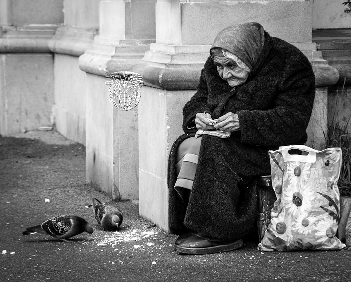 031_Rashad_Mehdiyev_Old_woman_2.jpg