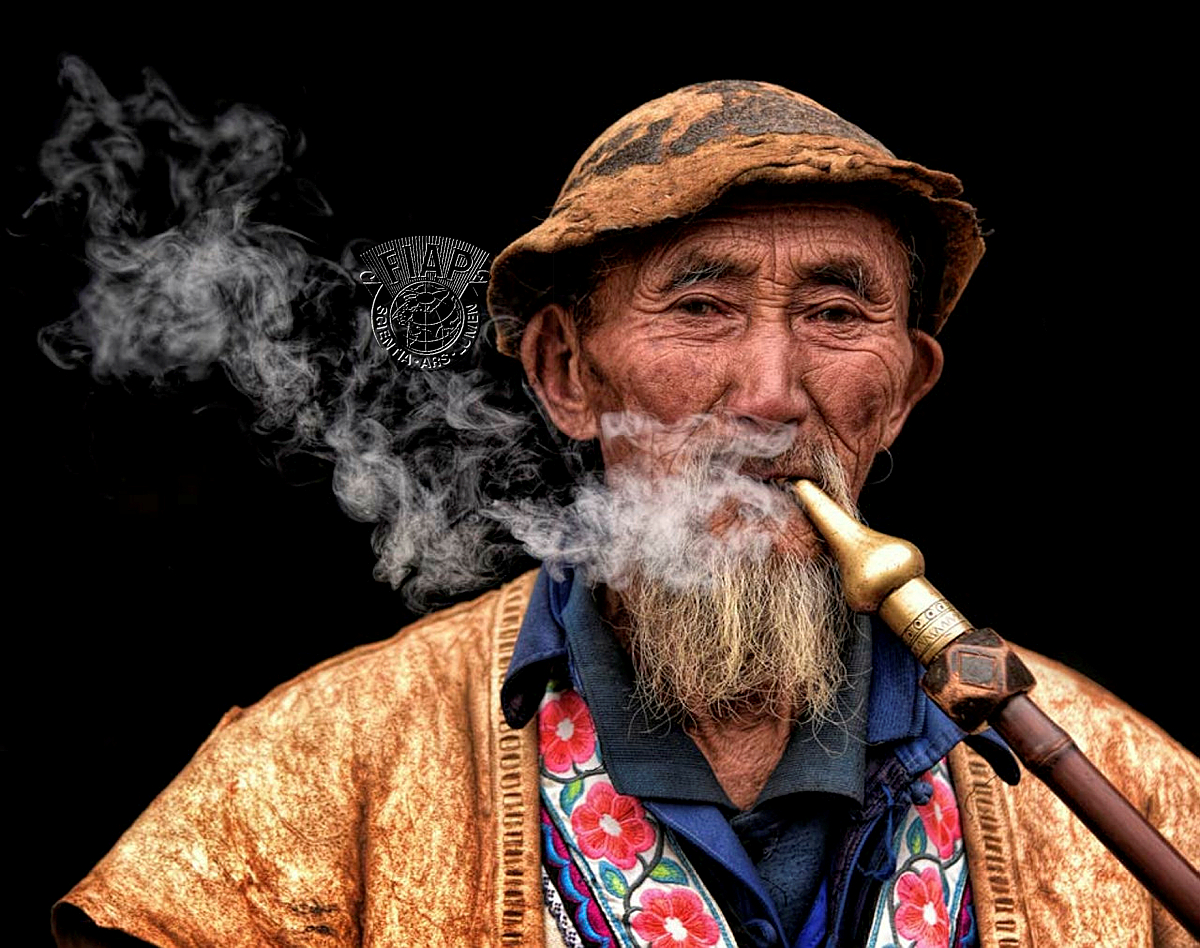0702_Tan Lee Eng 03_Old Man Smoking.jpg