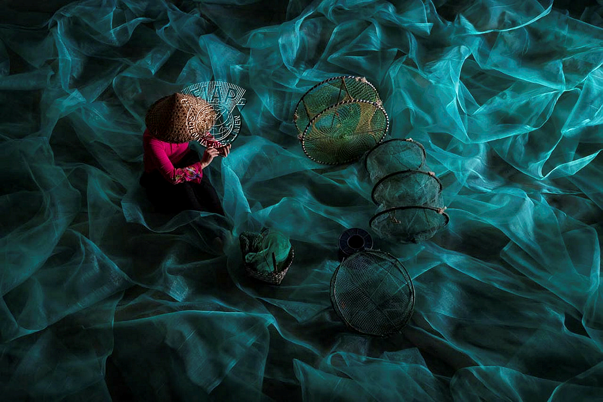 104_Lin_Zay Yar_Fish Nets Mending.jpg
