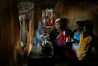 144_Ravindra_Ranasinghe_Guests for tea.jpg