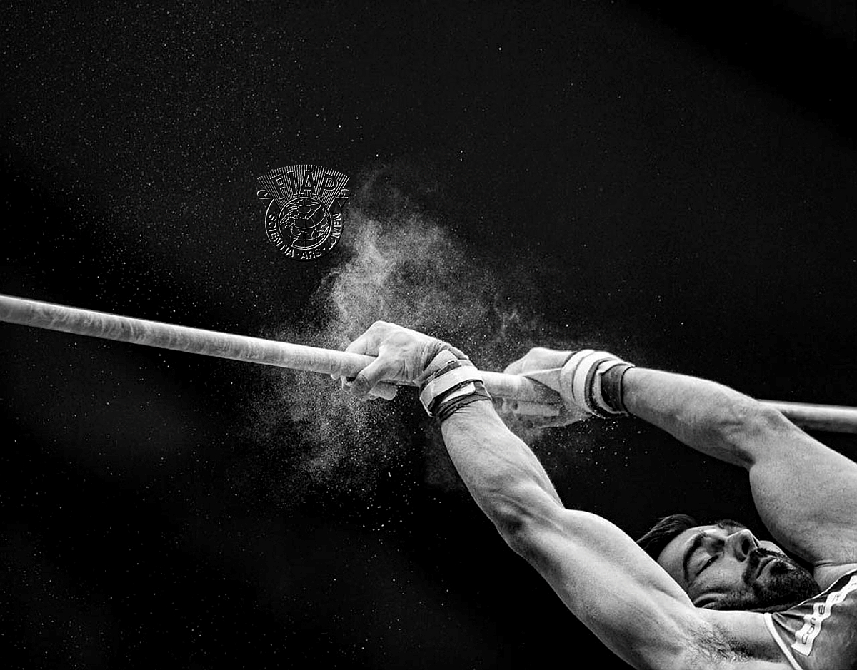414_Faisal_Alloughani_Hang on.jpg