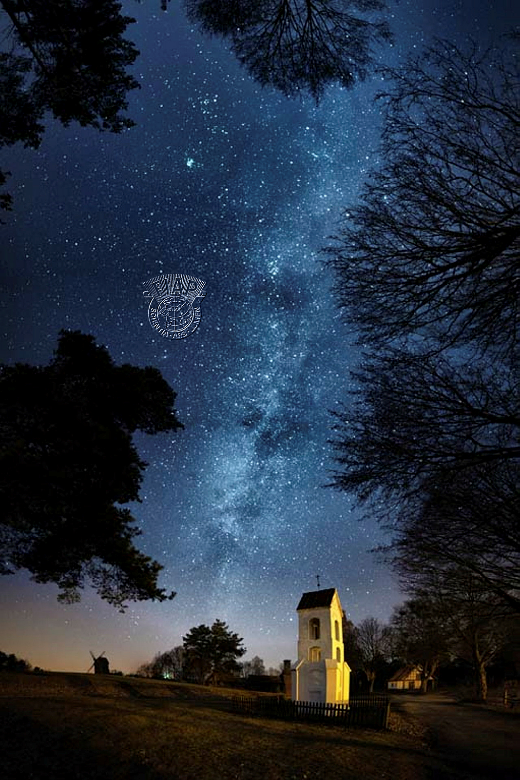 616_Piotr_Wyrzykowski_Chapel under the stars.jpg