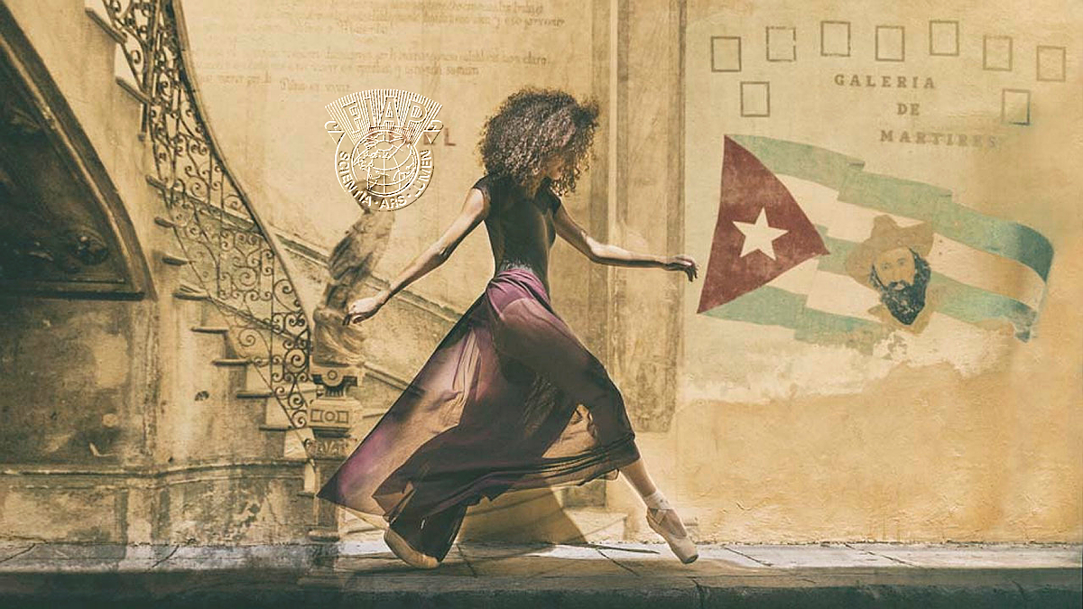 724_Joan_Gil_Raga_Walking in Cuba.jpg
