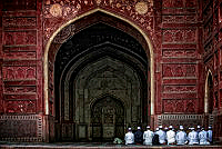 344_Elva_KP_JUNG_Worship_at-Taj_ Mahal.jpg