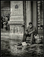 F01_Kauko_Lehtonen_Houseless man in Haussmann.jpg