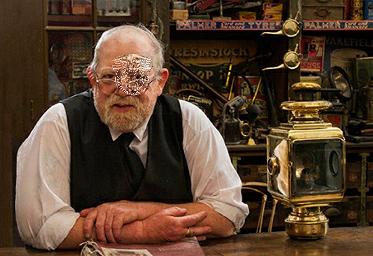 G3_Malcolm_Rapier_The Storeman.jpg