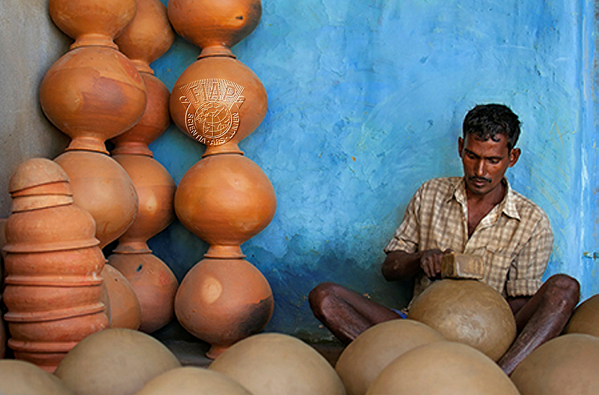 I01_FIP_SAIBAL_MONDAL_Shaping Hand.jpg