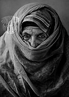O01_Ahmed AlBusaidi_face covers of omani wonam (portfolio A6).jpg