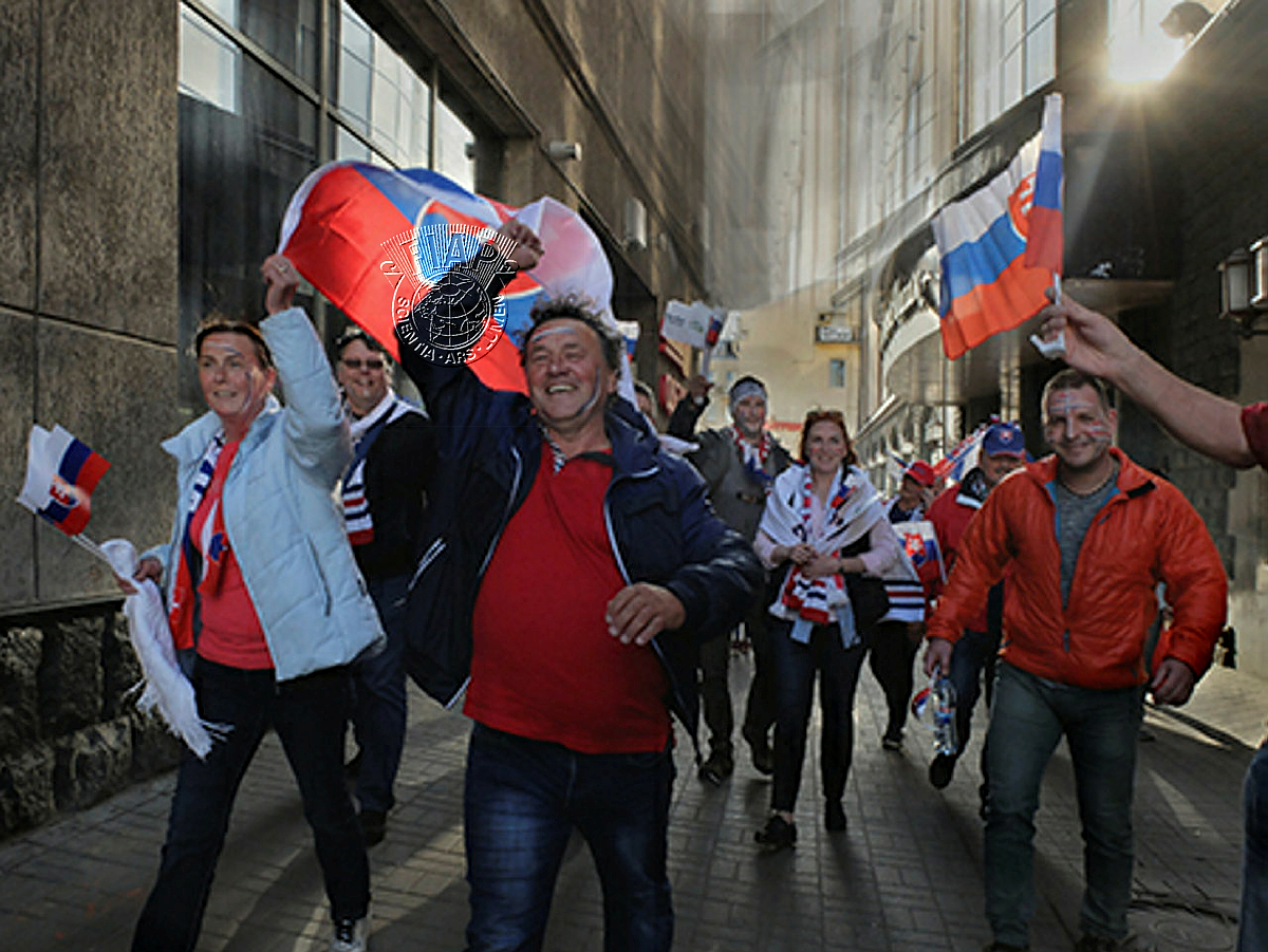 S09_ Jan_Marhulik_CHEER.jpg