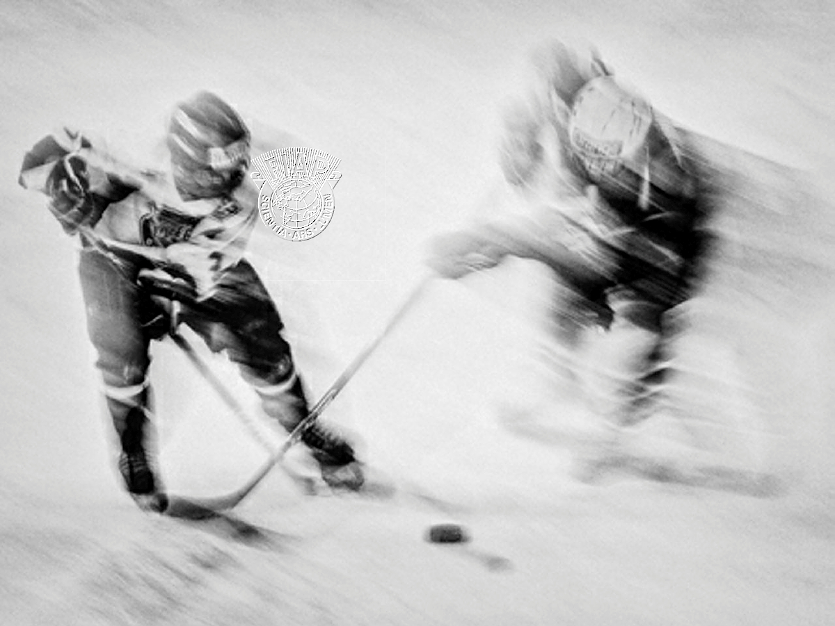 S09_Jaroslav_Volanskfd_children hockej.jpg