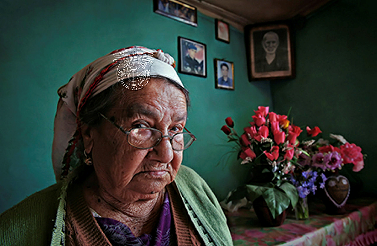 T03_Cihan_Karaca_Grumpy_granny.jpg