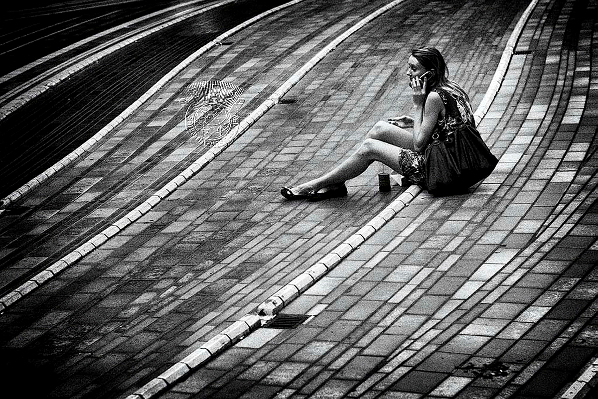 T03_MuratUnal_Among the city lines.jpg